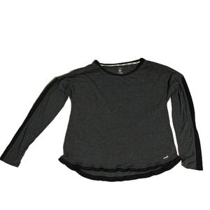 𝅺AVIA size large dark grey tee with black stripe down sleeves and black bottom